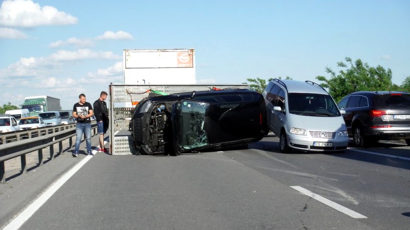 Accident grav pe autostrada Bucureşti-Ploieşti. Un şofer a murit după ce a intrat pe contrasens