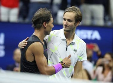 Danil Medvedev l-a eliminat pe Rafael Nadal şi va juca finala Turneului Campionilor cu Dominic Thiem