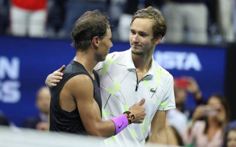 Danil Medvedev l-a eliminat pe Rafael Nadal şi va juca finala Turneului Campionilor cu Dominic Thiem