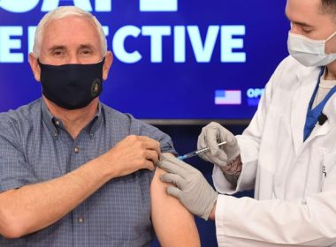Mike Pence s-a vaccinat în direct