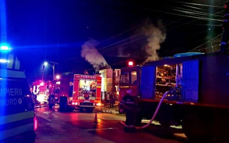 Incendiu la un centru de copii din Braşov. 12 copii şi un adult au fost evacuaţi