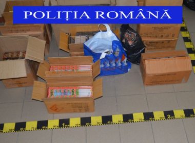Poliţia a găsit în casa unui bărbat din Ilfov 33.000 de articole pirotehnice interzise