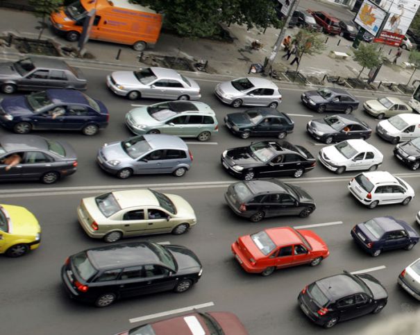 Vânzările auto au scăzut cu 1,5% anul trecut în Europa; România a raportat un declin de peste 4%