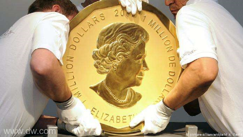 Poliţiştii germani fac razii pentru a găsi o monedă de aur de 100 de kg care a fost furată