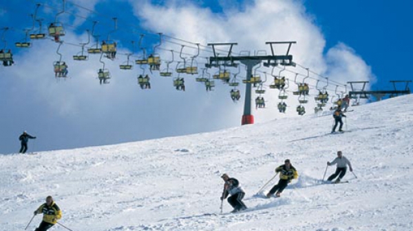 La schi, în Poiana Braşov, de Paşte