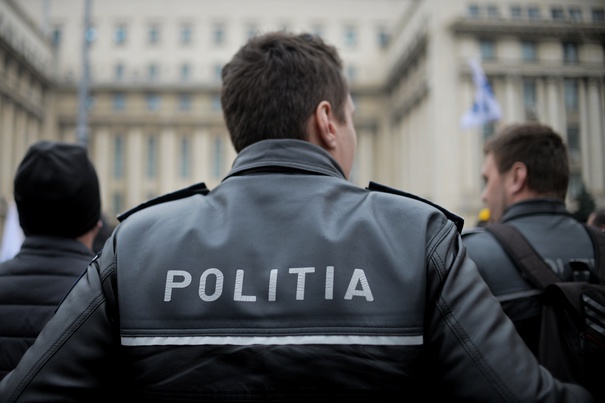 Percheziţii la Poliţia Rutieră din Botoşani. Vizaţi ofiţeri şi mai mulţi agenţi suspectaţi de fapte de corupţie
