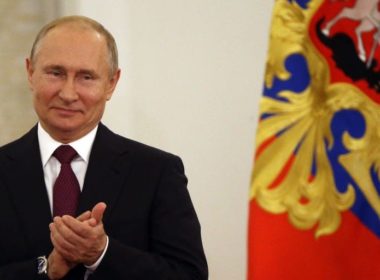 Kremlinul spune că numele vaccinului pe care îl va primi Putin va fi ţinut secret