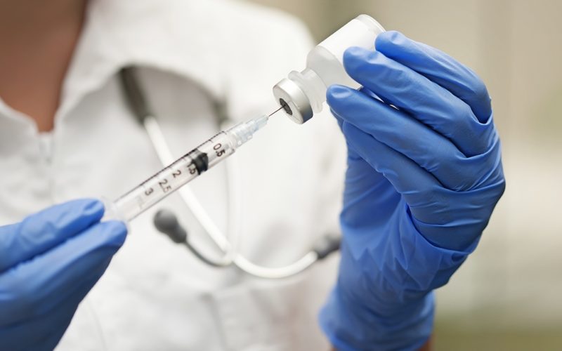 Dr. Emilian Imbri: Reacţiile după a doua doză de vaccin pot fi ceva „mai zgomotoase”, semn că organismul reacţionează