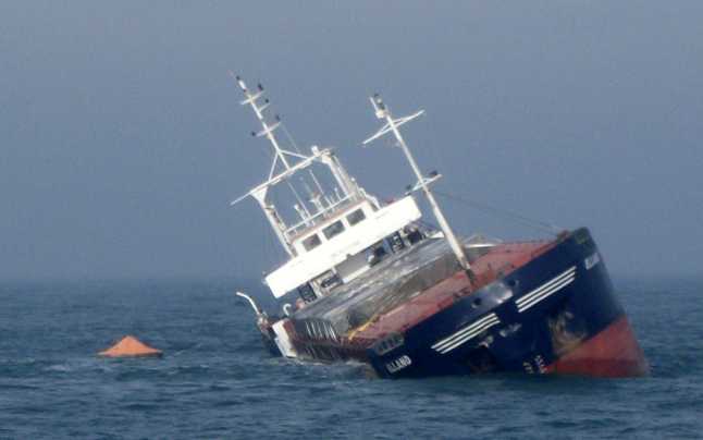 Cel puţin patru morţi în naufragiul unei nave de transport marfă în Marea Neagră