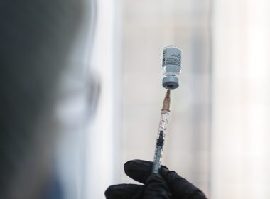 Cîţu: Am introdus etapa a treia A, în care intră angajaţii esenţiali din privat. Vaccinarea în această etapă ar putea începe mai repede