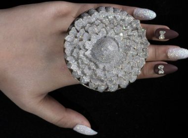 Un inel cu peste 12.000 de diamante a intrat în Cartea Recordurilor