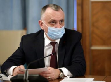 Ministrul Educaţiei, Sorin Cîmpeanu, spune că 43% din personalul din învăţământ a fost vaccinat