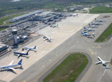 Zeci de zboruri anulate săptămânal pe aeroportul Otopeni