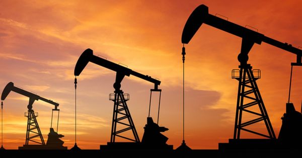 Preţurile petrolului au crescut, susţinute de date din SUA privind creşterea cererii de carburanţi