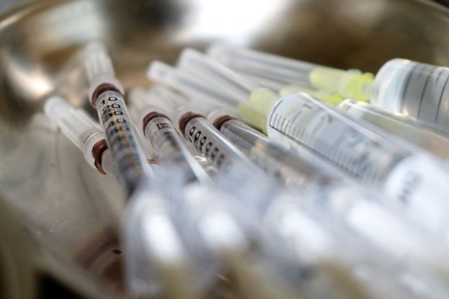 Valeriu Gheorghiţă: Vaccinarea anti-COVID cu a treia doză ar putea începe în septembrie
