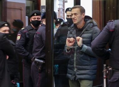 Parchetul rus cere o amendă de circa 10.600 de euro împotriva opozantului Navalnîi, pentru defăimare