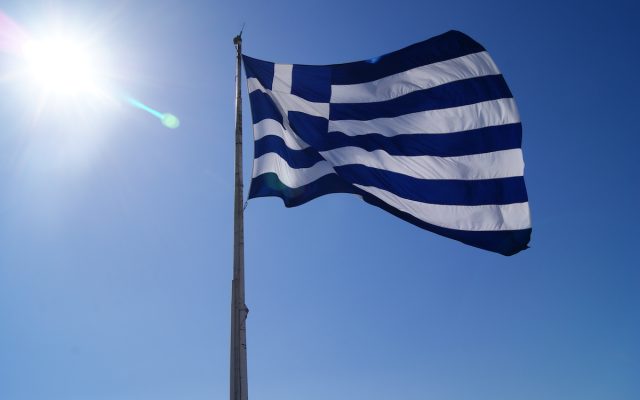 Grecia renunţă la certificatul verde, pe durata sezonului estival / Folosirea măştii, obligatorie la interior, cel puţin pe toată durata lunii mai