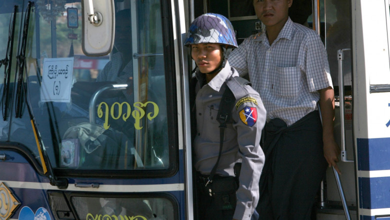 Laureata Nobel Aung San Suu Kyi, şefa de facto a guvernului, arestată de armată. Myanmarul se întoarce la dictatură militară