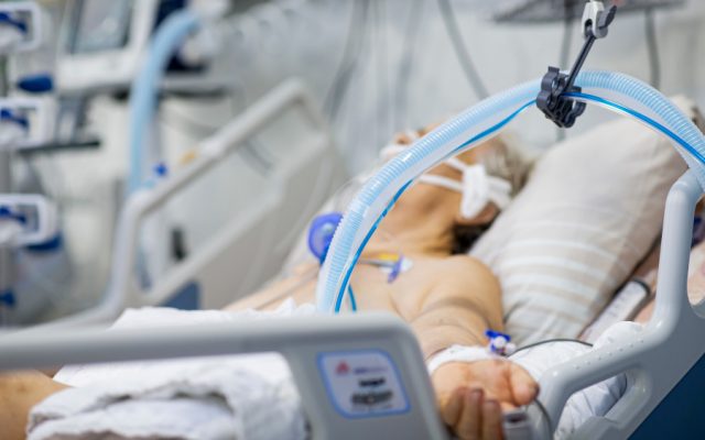 Efectul „Flavia Groşan” în spitale: pacienţii Covid în stare gravă refuză oxigenul şi medicamentele