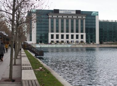 Biblioteca Naţională a României închide de luni două săli de lectură