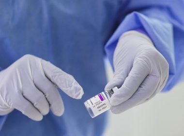România se pregăteşte să distrugă 35.000 de doze de vaccin anti-COVID produs de compania AstraZeneca