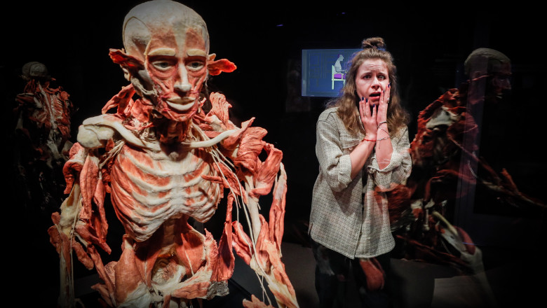 Expoziţia de cadavre umane „Body Worlds” a stârnit controverse în Rusia. Evenimentul este acum investigat de autorităţi