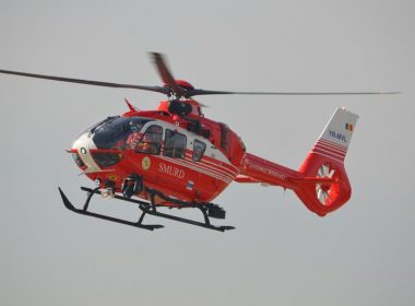 Elicopterul SMURD întrerupe căutările în cazul avionului care s-ar fi prăbuşit în Bacău şi se întoarce la bază