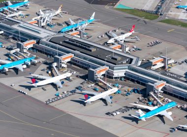 Companiile aeriene şi de călătorii din Europa se pregătesc pentru a doua vară pierdută din cauza pandemiei