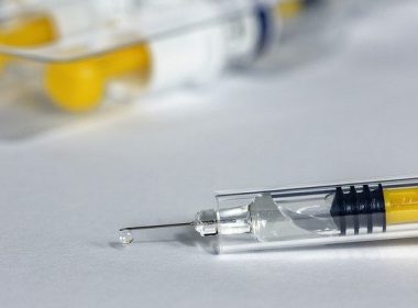 În China, doar cu vaccin chinezesc