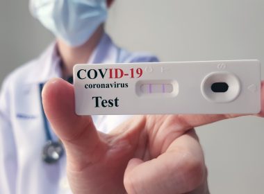 Numărul noilor cazuri de COVID-19 s-a dublat de la o zi la alta