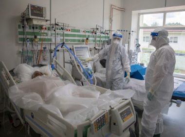 Bilanţ COVID: 1.313 pacienţi sunt internaţi în stare gravă la ATI, un record de la începutul pandemiei. Peste 5.500 de noi infectări în 24 de ore