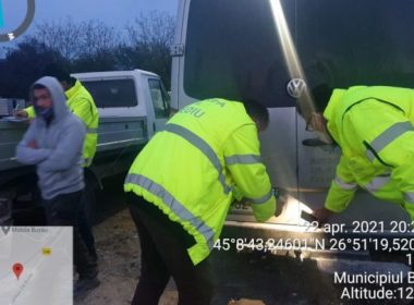 Garda de Mediu Buzău a confiscat o dubă încărcată cu deşeuri. Şoferul a primit şi o amendă uriaşă