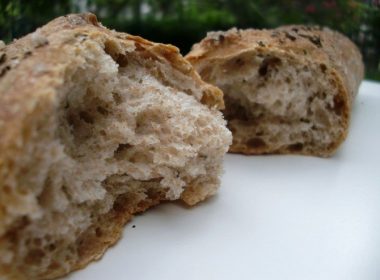 Pâinea se scumpeşte cu 40% până la toamnă