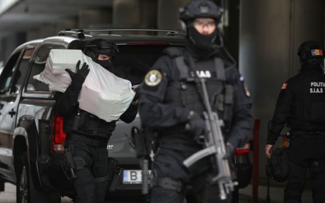 Operaţiune a poliţiei internaţionale, soldată cu 800 de arestări, 700 de percheziţii şi 8 tone de cocaină capturate