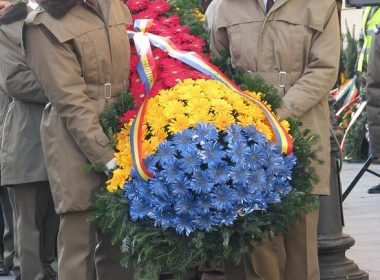 Depuneri de coroane de flori la Monumentul Eroilor Patriei de la Universitatea Naţională de Apărare, cu ocazia zilei de 9 Mai