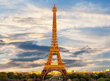 În pofida revenirii turiştilor, 2022 va fi un alt an dificil pentru Turnul Eiffel