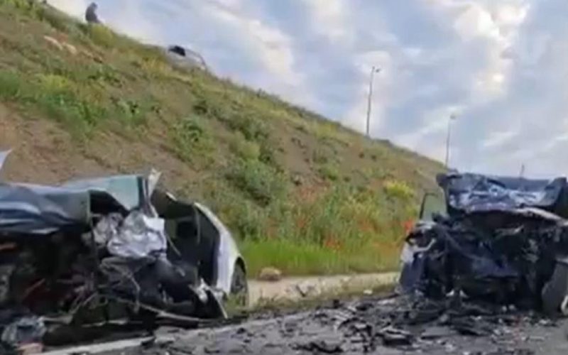 Accident cumplit, un mort şi doi răniţi