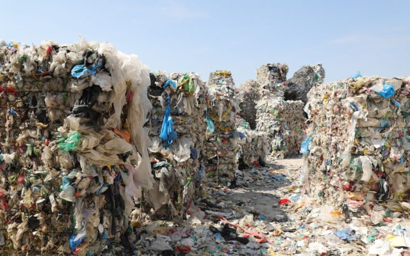 O nouă groapă de gunoi la Vidra! Dezastrul ecologic din sudul Bucureştiului