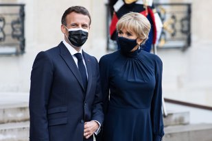 Preşedintele francez Emmanuel Macron şi soţia sa au fost vaccinaţi împotriva COVID-19