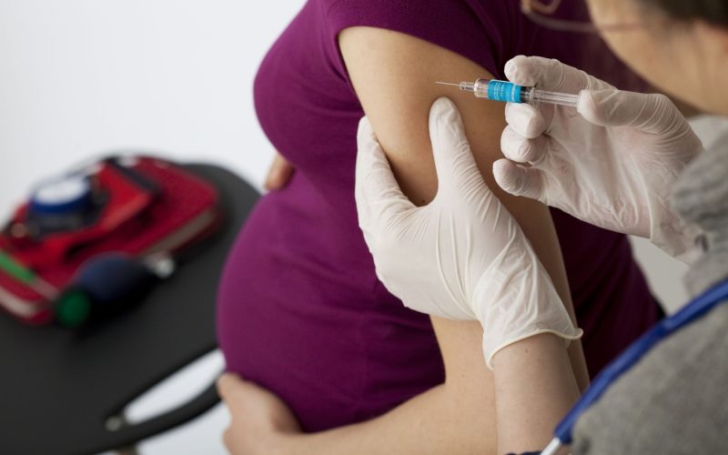 Viena va fi primul oraş din UE care va vaccina împotriva COVID-19 femeile însărcinate