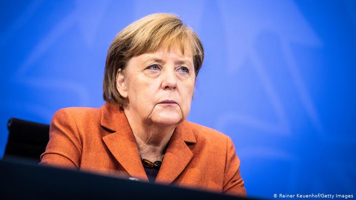 SONDAJ: Peste jumătate dintre germani spun că nu-i vor duce dorul lui Merkel după ce părăseşte viaţa politică