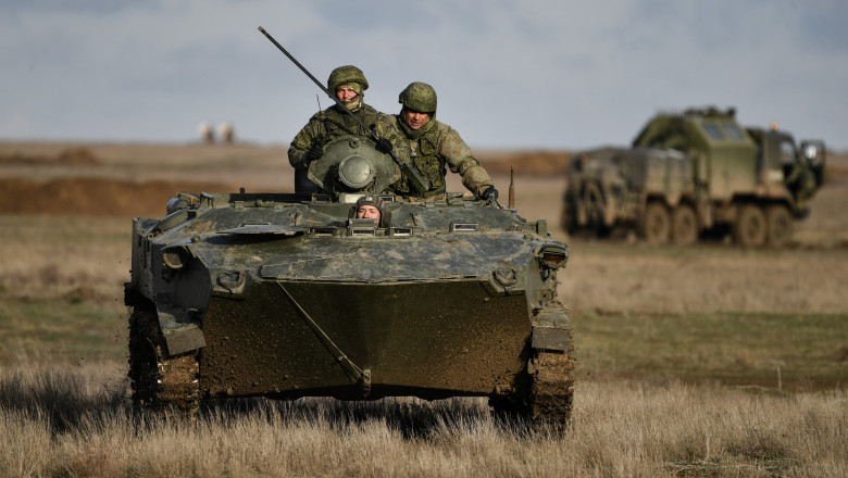 Rusia face exerciţii cu tancuri la graniţa cu Ucraina. „Tobele războiului bat cu putere” - diplomat american