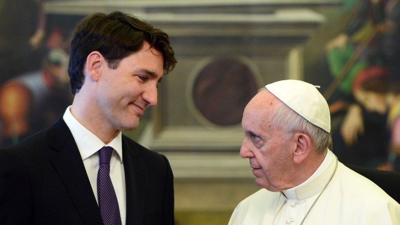 Justin Trudeau îi cere Papei Francisc să vină în Canada şi să îşi ceară scuze pentru atrocităţile comise împotriva copiilor indigeni