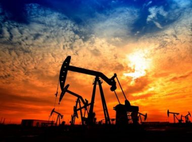 Rusia şi Arabia Saudită sfidează apelurile Agenţiei Internaţionale pentru Energie de a nu mai investi în petrol şi gaze