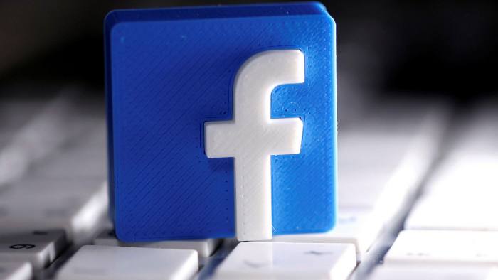 Un bărbat din Iaşi a fost condamnat să-i ceară scuze pe Facebook fostei sale soţii