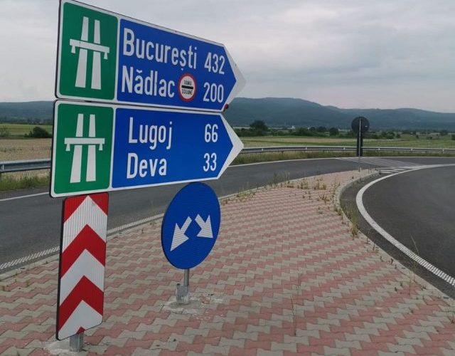 Restricţii de circulaţie pe A1 Deva - Nădlac şi A2 Bucureşti - Constanţa; trafic îngreunat şi pe DN 7 şi DN 64