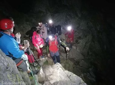 Operaţiune de salvare în Argeş. Trei turişti cehi rătăciţi, unul este lovit la picior