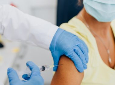 Focus pe vaccinare - Vaccinarea îi salvează pe britanici de la moarte