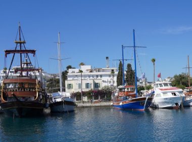Ministerul Economiei a contactat autorităţile elene pentru clarificarea situaţiei agenţiei de turism Mouzenidis Travel Greece