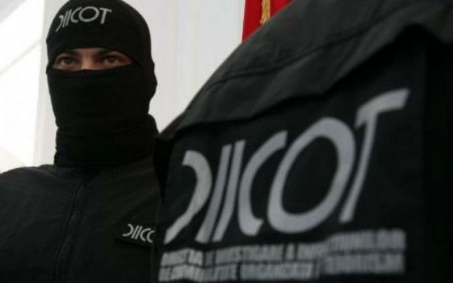 Doi bărbaţi din Ilfov, acuzaţi că au forţat o minoră să se prostitueze, reţinuţi de DIICOT